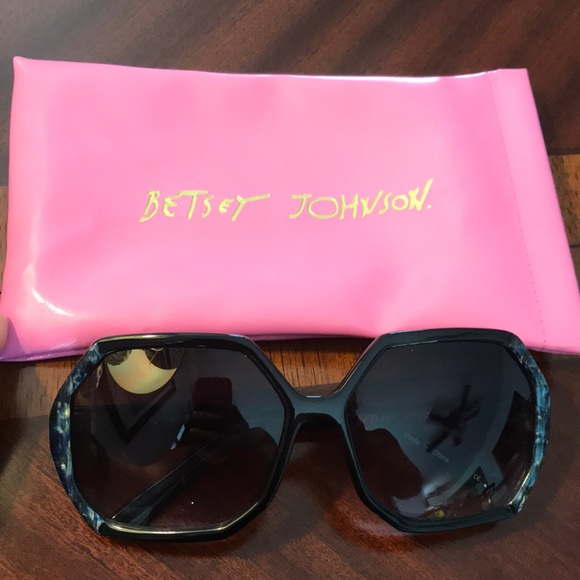 Betsey Johnson Raven/Cobalt BJ176 Sunglasses main image 7